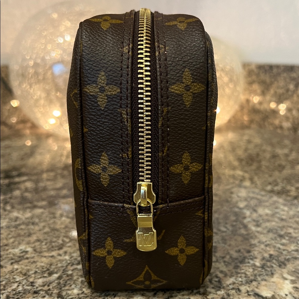 Louis Vuitton Monogram Trousse Toilette 23 - Picture 6 of 16